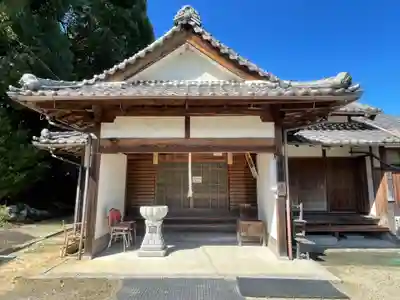 蓮花寺の本殿・本堂