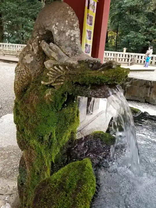 霧島神宮の手水舎