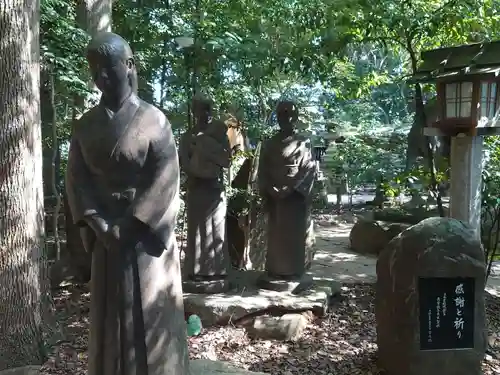 駒木諏訪神社の像