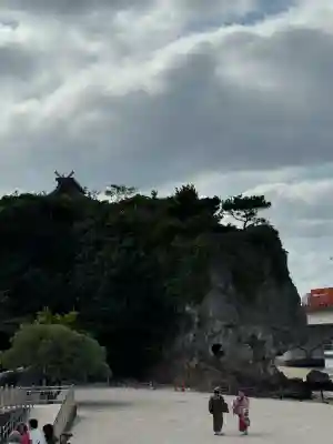 波上宮の{uncategorized: "未分類", other: "その他", undefined: "問題あり", building: "その他建物", grave: "お墓", sacred_gate: "鳥居", guardian: "狛犬", statue: "像", buddha: "仏像", history: "歴史", nature: "自然", garden: "庭園", animal: "動物", pagoda: "塔", temizu: "手水舎", mountain_gate: "山門・神門", sanctuary: "本殿・本堂", subordinate: "末社・摂社", art: "芸術", scenery: "景色", jizo: "地蔵", ema: "絵馬", goshuin: "御朱印", omikuji: "おみくじ", items: "授与品その他", amulet: "お守り", goshuincho: "御朱印帳", eats: "食事", festival: "お祭り", votive_dance: "神楽", shichigosan: "七五三参", wedding: "結婚式", experience: "体験その他", initially: "初詣", around: "周辺", anti_infection: "感染症対策"}