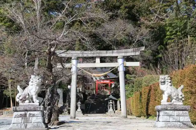 小川諏訪神社の鳥居