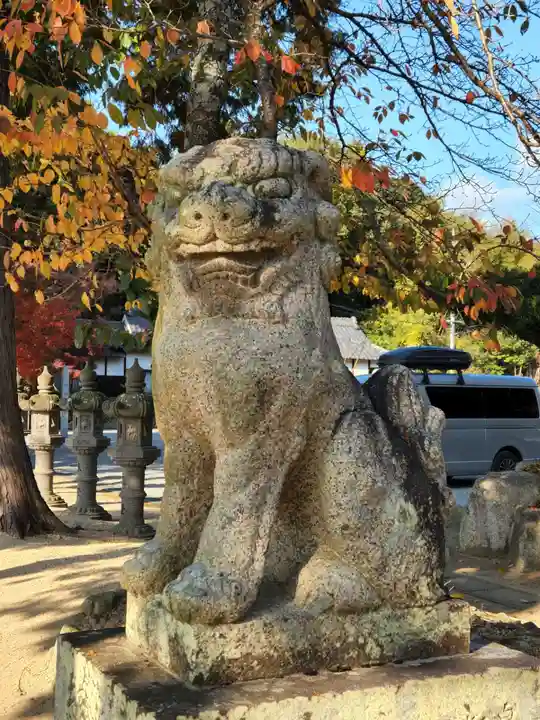 由加神社(和気由加神社)の狛犬