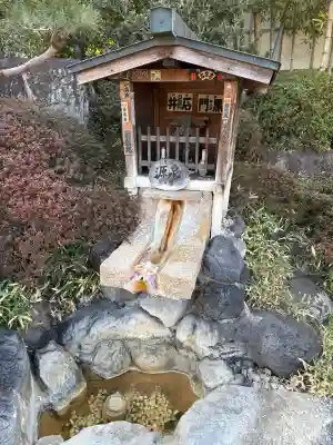 舌切雀神社の{uncategorized: "未分類", other: "その他", undefined: "問題あり", building: "その他建物", grave: "お墓", sacred_gate: "鳥居", guardian: "狛犬", statue: "像", buddha: "仏像", history: "歴史", nature: "自然", garden: "庭園", animal: "動物", pagoda: "塔", temizu: "手水舎", mountain_gate: "山門・神門", sanctuary: "本殿・本堂", subordinate: "末社・摂社", art: "芸術", scenery: "景色", jizo: "地蔵", ema: "絵馬", goshuin: "御朱印", omikuji: "おみくじ", items: "授与品その他", amulet: "お守り", goshuincho: "御朱印帳", eats: "食事", festival: "お祭り", votive_dance: "神楽", shichigosan: "七五三参", wedding: "結婚式", experience: "体験その他", initially: "初詣", around: "周辺", anti_infection: "感染症対策"}