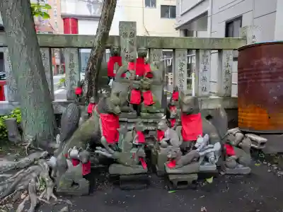 笠間稲荷神社 東京別社の{uncategorized: "未分類", other: "その他", undefined: "問題あり", building: "その他建物", grave: "お墓", sacred_gate: "鳥居", guardian: "狛犬", statue: "像", buddha: "仏像", history: "歴史", nature: "自然", garden: "庭園", animal: "動物", pagoda: "塔", temizu: "手水舎", mountain_gate: "山門・神門", sanctuary: "本殿・本堂", subordinate: "末社・摂社", art: "芸術", scenery: "景色", jizo: "地蔵", ema: "絵馬", goshuin: "御朱印", omikuji: "おみくじ", items: "授与品その他", amulet: "お守り", goshuincho: "御朱印帳", eats: "食事", festival: "お祭り", votive_dance: "神楽", shichigosan: "七五三参", wedding: "結婚式", experience: "体験その他", initially: "初詣", around: "周辺", anti_infection: "感染症対策"}