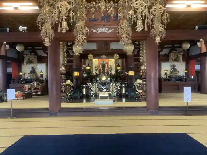 常楽寺の本殿・本堂