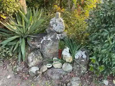 毘沙門寺の{uncategorized: "未分類", other: "その他", undefined: "問題あり", building: "その他建物", grave: "お墓", sacred_gate: "鳥居", guardian: "狛犬", statue: "像", buddha: "仏像", history: "歴史", nature: "自然", garden: "庭園", animal: "動物", pagoda: "塔", temizu: "手水舎", mountain_gate: "山門・神門", sanctuary: "本殿・本堂", subordinate: "末社・摂社", art: "芸術", scenery: "景色", jizo: "地蔵", ema: "絵馬", goshuin: "御朱印", omikuji: "おみくじ", items: "授与品その他", amulet: "お守り", goshuincho: "御朱印帳", eats: "食事", festival: "お祭り", votive_dance: "神楽", shichigosan: "七五三参", wedding: "結婚式", experience: "体験その他", initially: "初詣", around: "周辺", anti_infection: "感染症対策"}