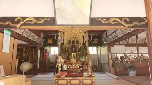 唯勝寺の本殿・本堂