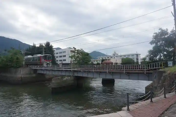 亀山神社の周辺