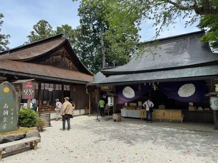 𠮷水神社(吉水神社)の{uncategorized: "未分類", other: "その他", undefined: "問題あり", building: "その他建物", grave: "お墓", sacred_gate: "鳥居", guardian: "狛犬", statue: "像", buddha: "仏像", history: "歴史", nature: "自然", garden: "庭園", animal: "動物", pagoda: "塔", temizu: "手水舎", mountain_gate: "山門・神門", sanctuary: "本殿・本堂", subordinate: "末社・摂社", art: "芸術", scenery: "景色", jizo: "地蔵", ema: "絵馬", goshuin: "御朱印", omikuji: "おみくじ", items: "授与品その他", amulet: "お守り", goshuincho: "御朱印帳", eats: "食事", festival: "お祭り", votive_dance: "神楽", shichigosan: "七五三参", wedding: "結婚式", experience: "体験その他", initially: "初詣", around: "周辺", anti_infection: "感染症対策"}