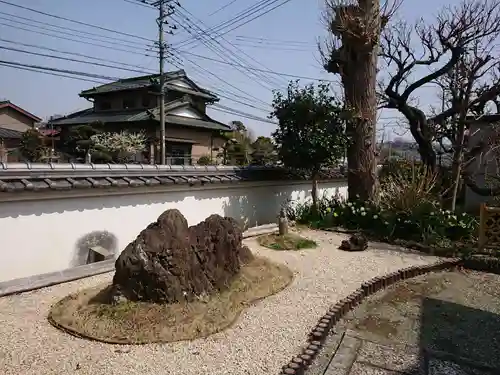 妙覚寺の庭園