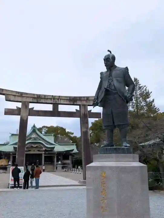 豊國神社の{uncategorized: "未分類", other: "その他", undefined: "問題あり", building: "その他建物", grave: "お墓", sacred_gate: "鳥居", guardian: "狛犬", statue: "像", buddha: "仏像", history: "歴史", nature: "自然", garden: "庭園", animal: "動物", pagoda: "塔", temizu: "手水舎", mountain_gate: "山門・神門", sanctuary: "本殿・本堂", subordinate: "末社・摂社", art: "芸術", scenery: "景色", jizo: "地蔵", ema: "絵馬", goshuin: "御朱印", omikuji: "おみくじ", items: "授与品その他", amulet: "お守り", goshuincho: "御朱印帳", eats: "食事", festival: "お祭り", votive_dance: "神楽", shichigosan: "七五三参", wedding: "結婚式", experience: "体験その他", initially: "初詣", around: "周辺", anti_infection: "感染症対策"}
