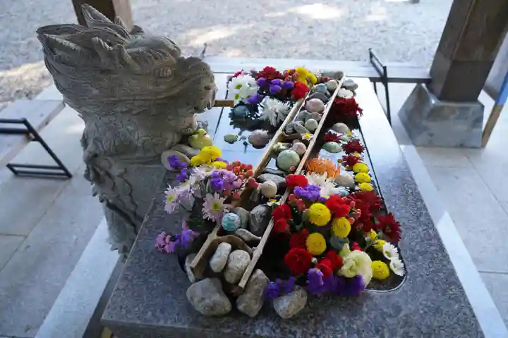 滑川神社 - 仕事と子どもの守り神の手水舎