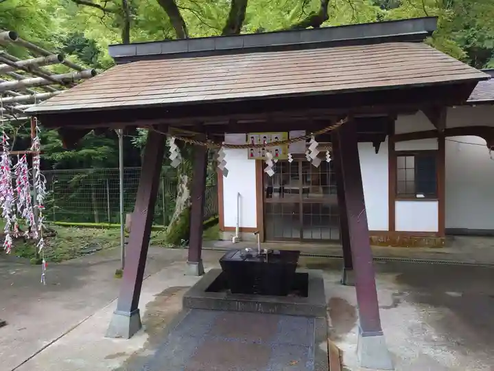 神場山神社の手水舎