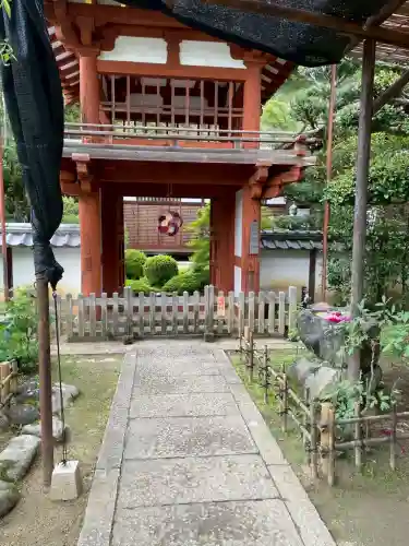 岡寺（龍蓋寺）の{uncategorized: "未分類", other: "その他", undefined: "問題あり", building: "その他建物", grave: "お墓", sacred_gate: "鳥居", guardian: "狛犬", statue: "像", buddha: "仏像", history: "歴史", nature: "自然", garden: "庭園", animal: "動物", pagoda: "塔", temizu: "手水舎", mountain_gate: "山門・神門", sanctuary: "本殿・本堂", subordinate: "末社・摂社", art: "芸術", scenery: "景色", jizo: "地蔵", ema: "絵馬", goshuin: "御朱印", omikuji: "おみくじ", items: "授与品その他", amulet: "お守り", goshuincho: "御朱印帳", eats: "食事", festival: "お祭り", votive_dance: "神楽", shichigosan: "七五三参", wedding: "結婚式", experience: "体験その他", initially: "初詣", around: "周辺", anti_infection: "感染症対策"}
