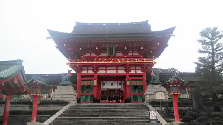 伏見稲荷大社の山門・神門