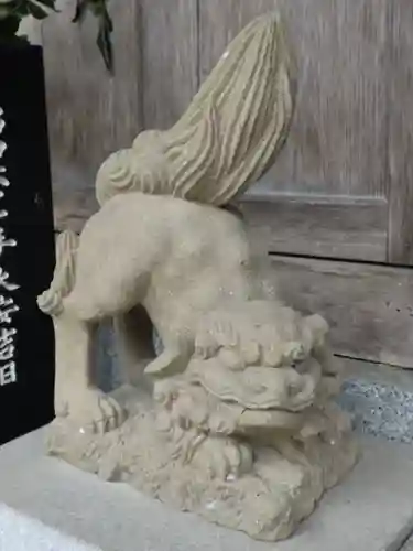 國庁裏神社の狛犬