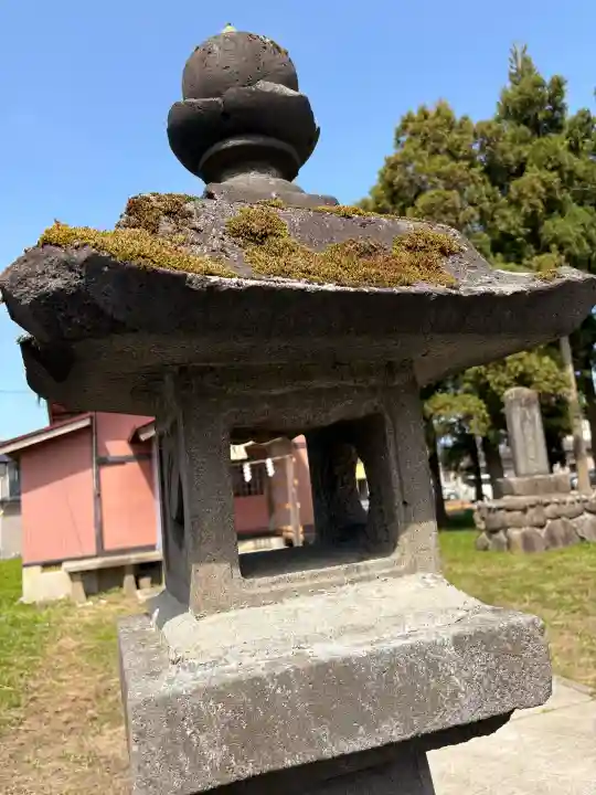 神明社の{uncategorized: "未分類", other: "その他", undefined: "問題あり", building: "その他建物", grave: "お墓", sacred_gate: "鳥居", guardian: "狛犬", statue: "像", buddha: "仏像", history: "歴史", nature: "自然", garden: "庭園", animal: "動物", pagoda: "塔", temizu: "手水舎", mountain_gate: "山門・神門", sanctuary: "本殿・本堂", subordinate: "末社・摂社", art: "芸術", scenery: "景色", jizo: "地蔵", ema: "絵馬", goshuin: "御朱印", omikuji: "おみくじ", items: "授与品その他", amulet: "お守り", goshuincho: "御朱印帳", eats: "食事", festival: "お祭り", votive_dance: "神楽", shichigosan: "七五三参", wedding: "結婚式", experience: "体験その他", initially: "初詣", around: "周辺", anti_infection: "感染症対策"}