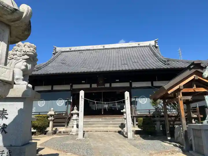 熊野神社の{uncategorized: "未分類", other: "その他", undefined: "問題あり", building: "その他建物", grave: "お墓", sacred_gate: "鳥居", guardian: "狛犬", statue: "像", buddha: "仏像", history: "歴史", nature: "自然", garden: "庭園", animal: "動物", pagoda: "塔", temizu: "手水舎", mountain_gate: "山門・神門", sanctuary: "本殿・本堂", subordinate: "末社・摂社", art: "芸術", scenery: "景色", jizo: "地蔵", ema: "絵馬", goshuin: "御朱印", omikuji: "おみくじ", items: "授与品その他", amulet: "お守り", goshuincho: "御朱印帳", eats: "食事", festival: "お祭り", votive_dance: "神楽", shichigosan: "七五三参", wedding: "結婚式", experience: "体験その他", initially: "初詣", around: "周辺", anti_infection: "感染症対策"}