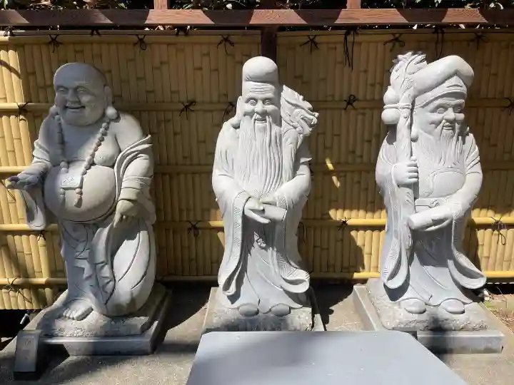中野沼袋氷川神社の{uncategorized: "未分類", other: "その他", undefined: "問題あり", building: "その他建物", grave: "お墓", sacred_gate: "鳥居", guardian: "狛犬", statue: "像", buddha: "仏像", history: "歴史", nature: "自然", garden: "庭園", animal: "動物", pagoda: "塔", temizu: "手水舎", mountain_gate: "山門・神門", sanctuary: "本殿・本堂", subordinate: "末社・摂社", art: "芸術", scenery: "景色", jizo: "地蔵", ema: "絵馬", goshuin: "御朱印", omikuji: "おみくじ", items: "授与品その他", amulet: "お守り", goshuincho: "御朱印帳", eats: "食事", festival: "お祭り", votive_dance: "神楽", shichigosan: "七五三参", wedding: "結婚式", experience: "体験その他", initially: "初詣", around: "周辺", anti_infection: "感染症対策"}