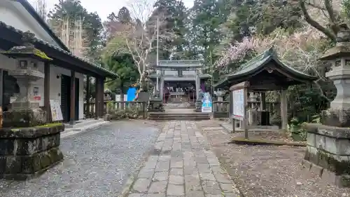 今市瀧尾神社の{uncategorized: "未分類", other: "その他", undefined: "問題あり", building: "その他建物", grave: "お墓", sacred_gate: "鳥居", guardian: "狛犬", statue: "像", buddha: "仏像", history: "歴史", nature: "自然", garden: "庭園", animal: "動物", pagoda: "塔", temizu: "手水舎", mountain_gate: "山門・神門", sanctuary: "本殿・本堂", subordinate: "末社・摂社", art: "芸術", scenery: "景色", jizo: "地蔵", ema: "絵馬", goshuin: "御朱印", omikuji: "おみくじ", items: "授与品その他", amulet: "お守り", goshuincho: "御朱印帳", eats: "食事", festival: "お祭り", votive_dance: "神楽", shichigosan: "七五三参", wedding: "結婚式", experience: "体験その他", initially: "初詣", around: "周辺", anti_infection: "感染症対策"}