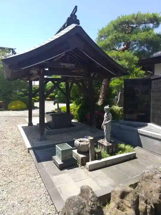 光照寺の手水舎