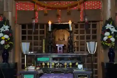 両子寺の本殿・本堂