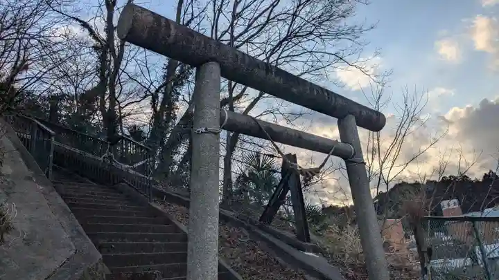 八坂三峯神社の鳥居