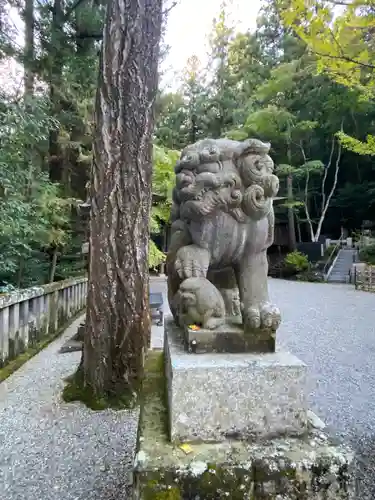 宝登山神社の狛犬