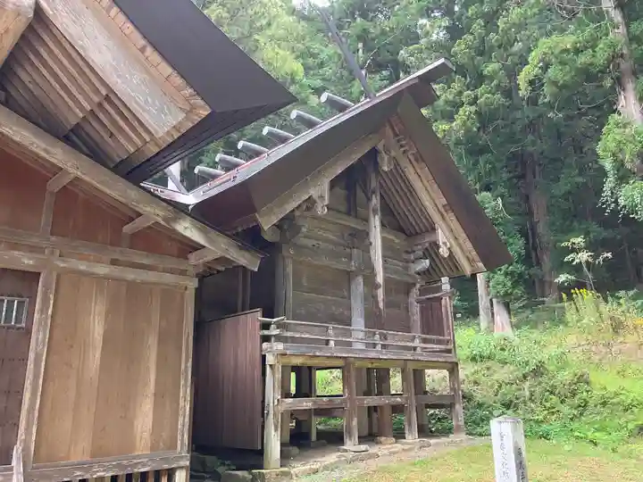 麻績神明宮の本殿・本堂