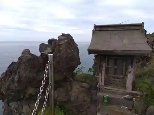 能生白山神社末社厳島神社の末社