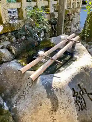 愛宕神社(阿多古神社)の手水舎