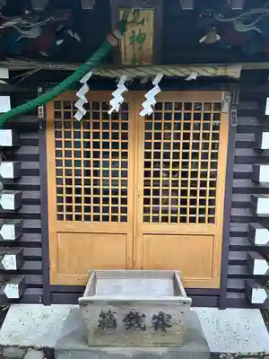 山の神社(神奈川県)