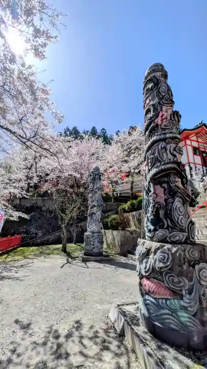 金櫻神社の{uncategorized: "未分類", other: "その他", undefined: "問題あり", building: "その他建物", grave: "お墓", sacred_gate: "鳥居", guardian: "狛犬", statue: "像", buddha: "仏像", history: "歴史", nature: "自然", garden: "庭園", animal: "動物", pagoda: "塔", temizu: "手水舎", mountain_gate: "山門・神門", sanctuary: "本殿・本堂", subordinate: "末社・摂社", art: "芸術", scenery: "景色", jizo: "地蔵", ema: "絵馬", goshuin: "御朱印", omikuji: "おみくじ", items: "授与品その他", amulet: "お守り", goshuincho: "御朱印帳", eats: "食事", festival: "お祭り", votive_dance: "神楽", shichigosan: "七五三参", wedding: "結婚式", experience: "体験その他", initially: "初詣", around: "周辺", anti_infection: "感染症対策"}
