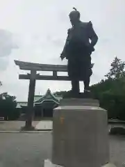 豊國神社の像