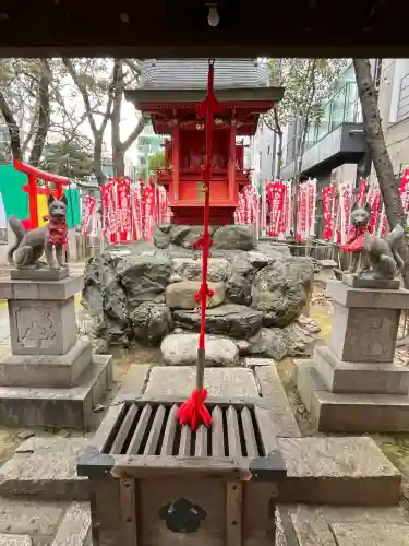 連理稲荷神社の{uncategorized: "未分類", other: "その他", undefined: "問題あり", building: "その他建物", grave: "お墓", sacred_gate: "鳥居", guardian: "狛犬", statue: "像", buddha: "仏像", history: "歴史", nature: "自然", garden: "庭園", animal: "動物", pagoda: "塔", temizu: "手水舎", mountain_gate: "山門・神門", sanctuary: "本殿・本堂", subordinate: "末社・摂社", art: "芸術", scenery: "景色", jizo: "地蔵", ema: "絵馬", goshuin: "御朱印", omikuji: "おみくじ", items: "授与品その他", amulet: "お守り", goshuincho: "御朱印帳", eats: "食事", festival: "お祭り", votive_dance: "神楽", shichigosan: "七五三参", wedding: "結婚式", experience: "体験その他", initially: "初詣", around: "周辺", anti_infection: "感染症対策"}