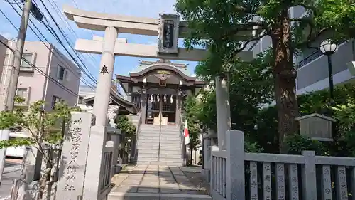 神楽坂若宮八幡神社の鳥居