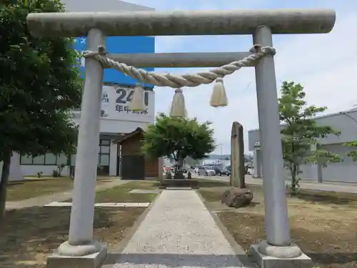 神明社の鳥居