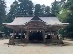 伊和神社の本殿