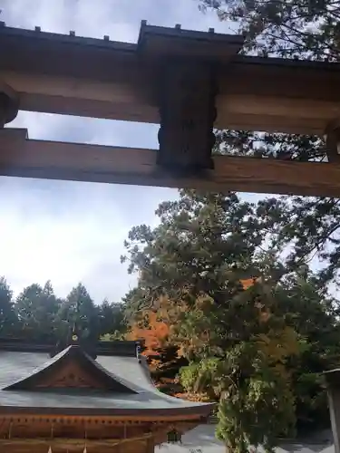 穂高神社本宮の鳥居