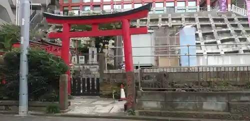 横浜成田山延命院（成田山横浜別院）の鳥居