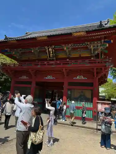 根津神社の{uncategorized: "未分類", other: "その他", undefined: "問題あり", building: "その他建物", grave: "お墓", sacred_gate: "鳥居", guardian: "狛犬", statue: "像", buddha: "仏像", history: "歴史", nature: "自然", garden: "庭園", animal: "動物", pagoda: "塔", temizu: "手水舎", mountain_gate: "山門・神門", sanctuary: "本殿・本堂", subordinate: "末社・摂社", art: "芸術", scenery: "景色", jizo: "地蔵", ema: "絵馬", goshuin: "御朱印", omikuji: "おみくじ", items: "授与品その他", amulet: "お守り", goshuincho: "御朱印帳", eats: "食事", festival: "お祭り", votive_dance: "神楽", shichigosan: "七五三参", wedding: "結婚式", experience: "体験その他", initially: "初詣", around: "周辺", anti_infection: "感染症対策"}