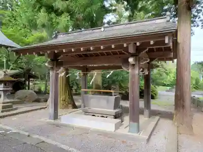 逸見神社の手水舎