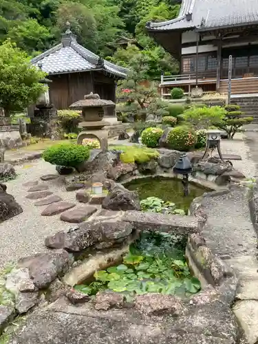 福田寺の庭園