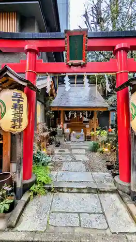 五十稲荷神社(栄寿稲荷神社)の本殿