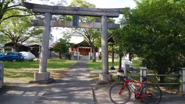 白山神社の鳥居