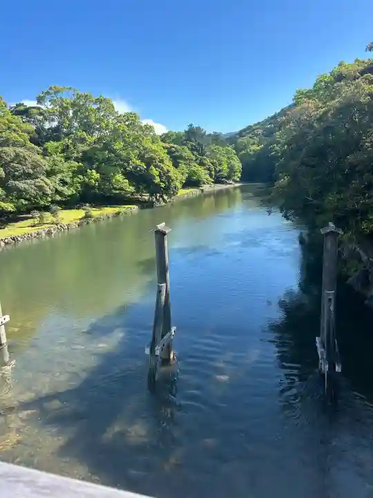 伊勢神宮内宮(皇大神宮)の{uncategorized: "未分類", other: "その他", undefined: "問題あり", building: "その他建物", grave: "お墓", sacred_gate: "鳥居", guardian: "狛犬", statue: "像", buddha: "仏像", history: "歴史", nature: "自然", garden: "庭園", animal: "動物", pagoda: "塔", temizu: "手水舎", mountain_gate: "山門・神門", sanctuary: "本殿・本堂", subordinate: "末社・摂社", art: "芸術", scenery: "景色", jizo: "地蔵", ema: "絵馬", goshuin: "御朱印", omikuji: "おみくじ", items: "授与品その他", amulet: "お守り", goshuincho: "御朱印帳", eats: "食事", festival: "お祭り", votive_dance: "神楽", shichigosan: "七五三参", wedding: "結婚式", experience: "体験その他", initially: "初詣", around: "周辺", anti_infection: "感染症対策"}