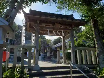 二宮神社の山門・神門