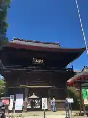 高幡不動尊　金剛寺の山門