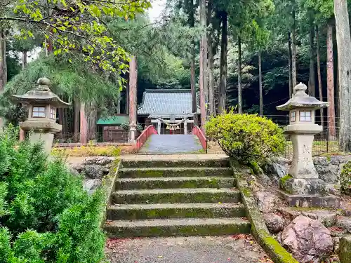 杣山神社の建物その他