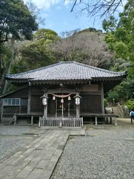 高來神社の{uncategorized: "未分類", other: "その他", undefined: "問題あり", building: "その他建物", grave: "お墓", sacred_gate: "鳥居", guardian: "狛犬", statue: "像", buddha: "仏像", history: "歴史", nature: "自然", garden: "庭園", animal: "動物", pagoda: "塔", temizu: "手水舎", mountain_gate: "山門・神門", sanctuary: "本殿・本堂", subordinate: "末社・摂社", art: "芸術", scenery: "景色", jizo: "地蔵", ema: "絵馬", goshuin: "御朱印", omikuji: "おみくじ", items: "授与品その他", amulet: "お守り", goshuincho: "御朱印帳", eats: "食事", festival: "お祭り", votive_dance: "神楽", shichigosan: "七五三参", wedding: "結婚式", experience: "体験その他", initially: "初詣", around: "周辺", anti_infection: "感染症対策"}